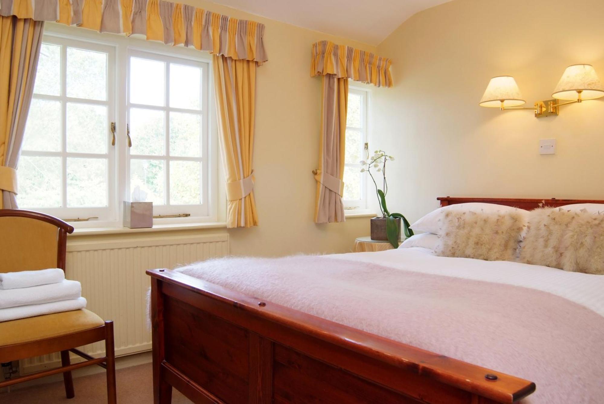 Tumbling Weir Hotel Ottery St Mary Екстер'єр фото