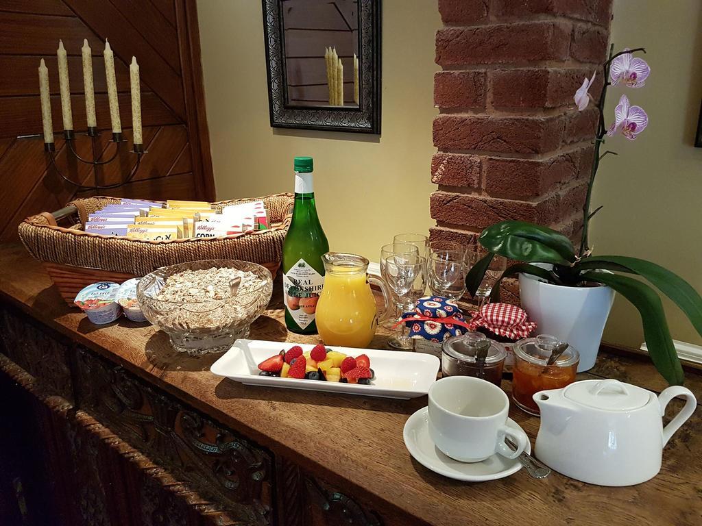 Tumbling Weir Hotel Ottery St Mary Екстер'єр фото